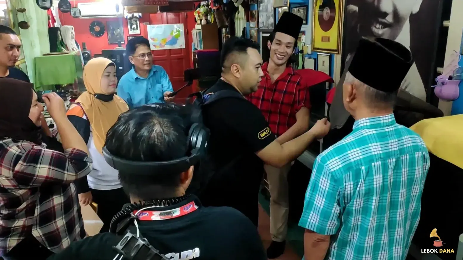 Sesi Penggambaran Untuk Segmen "Juh Kayo-Kayo Kita" - RTM Sarawak — Galeri Lebok Dana