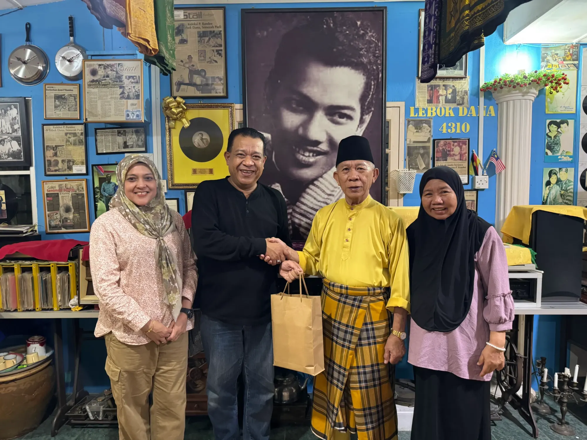 Suhaimi Bintang P.Ramlee - Aduh Sayang — Galeri Lebok Dana