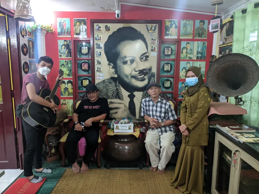 Kunjungan daripada Pemberita TVS — Galeri Lebok Dana