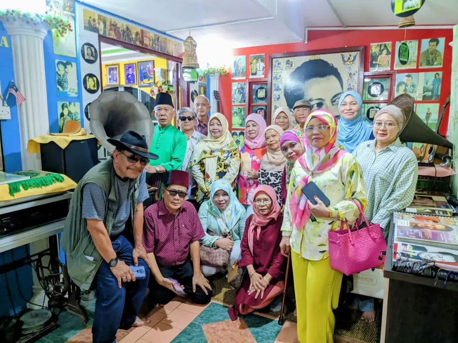 Kunjungan daripada Peminat P. Ramlee Semenanjung dan Brunei Darussalam — Galeri Lebok Dana